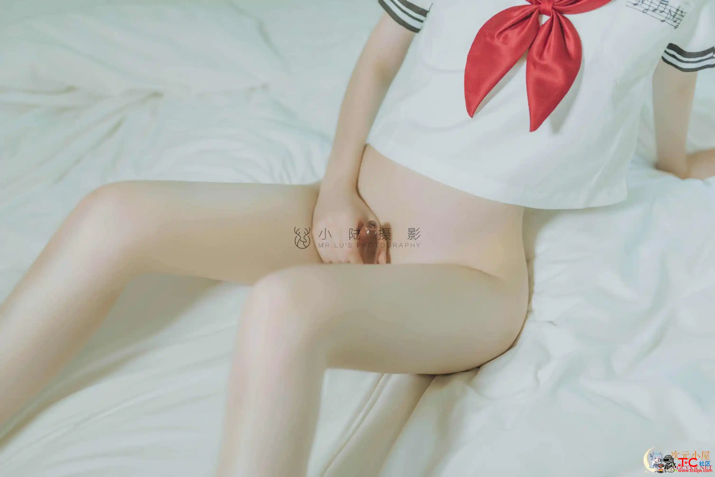 [鹿初少女]天台露出[40P/230MB] TC辅助网www.tcsq1.com7920